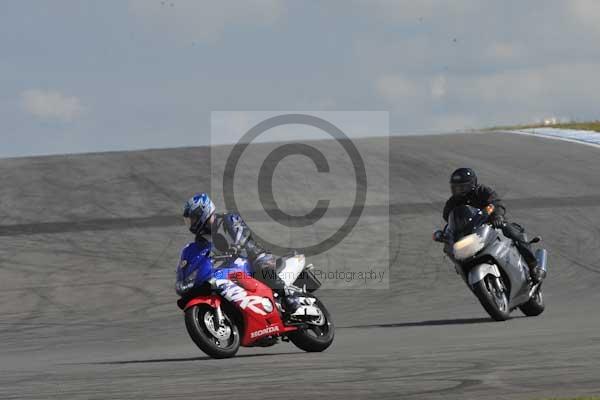 Motorcycle action photographs;donington;donington park leicestershire;donington photographs;event digital images;eventdigitalimages;no limits trackday;peter wileman photography;trackday;trackday digital images;trackday photos