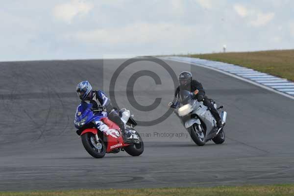 Motorcycle action photographs;donington;donington park leicestershire;donington photographs;event digital images;eventdigitalimages;no limits trackday;peter wileman photography;trackday;trackday digital images;trackday photos