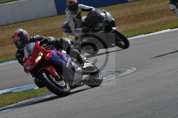 Motorcycle action photographs;donington;donington park leicestershire;donington photographs;event digital images;eventdigitalimages;no limits trackday;peter wileman photography;trackday;trackday digital images;trackday photos