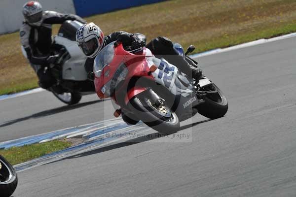 Motorcycle action photographs;donington;donington park leicestershire;donington photographs;event digital images;eventdigitalimages;no limits trackday;peter wileman photography;trackday;trackday digital images;trackday photos