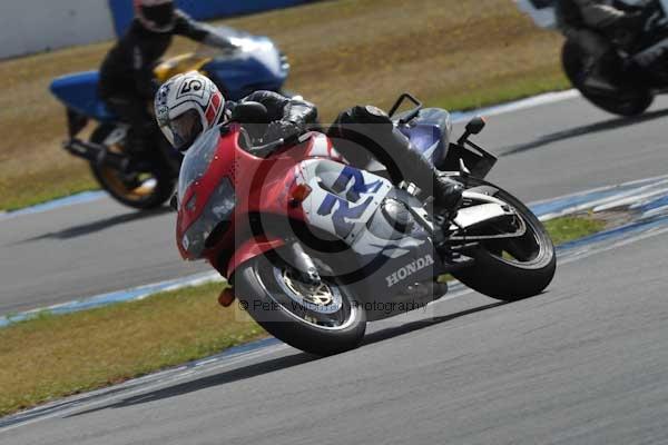 Motorcycle action photographs;donington;donington park leicestershire;donington photographs;event digital images;eventdigitalimages;no limits trackday;peter wileman photography;trackday;trackday digital images;trackday photos