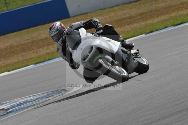 Motorcycle action photographs;donington;donington park leicestershire;donington photographs;event digital images;eventdigitalimages;no limits trackday;peter wileman photography;trackday;trackday digital images;trackday photos