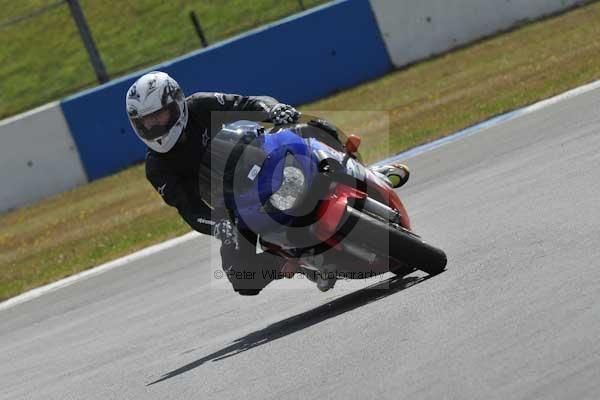 Motorcycle action photographs;donington;donington park leicestershire;donington photographs;event digital images;eventdigitalimages;no limits trackday;peter wileman photography;trackday;trackday digital images;trackday photos