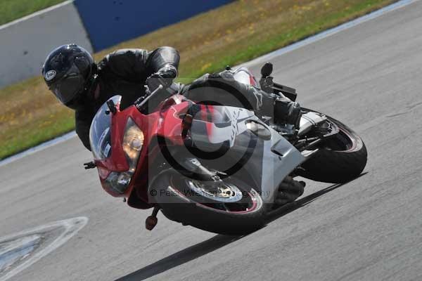 Motorcycle action photographs;donington;donington park leicestershire;donington photographs;event digital images;eventdigitalimages;no limits trackday;peter wileman photography;trackday;trackday digital images;trackday photos