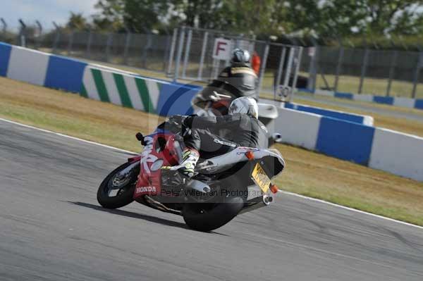 Motorcycle action photographs;donington;donington park leicestershire;donington photographs;event digital images;eventdigitalimages;no limits trackday;peter wileman photography;trackday;trackday digital images;trackday photos