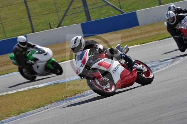 Motorcycle action photographs;donington;donington park leicestershire;donington photographs;event digital images;eventdigitalimages;no limits trackday;peter wileman photography;trackday;trackday digital images;trackday photos