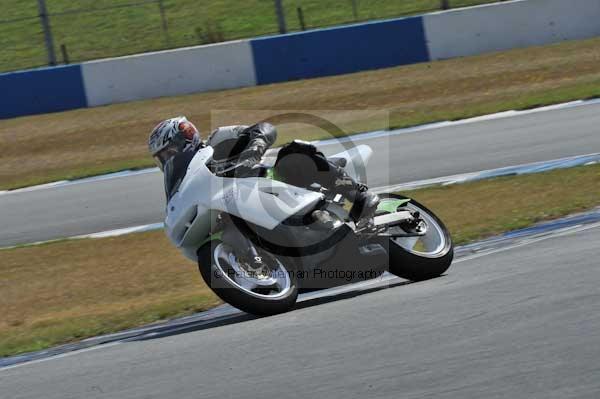 Motorcycle action photographs;donington;donington park leicestershire;donington photographs;event digital images;eventdigitalimages;no limits trackday;peter wileman photography;trackday;trackday digital images;trackday photos
