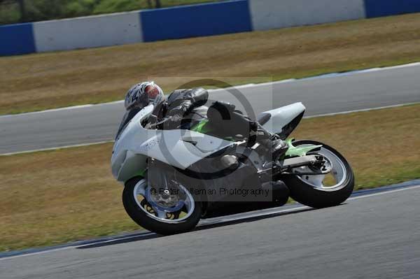Motorcycle action photographs;donington;donington park leicestershire;donington photographs;event digital images;eventdigitalimages;no limits trackday;peter wileman photography;trackday;trackday digital images;trackday photos