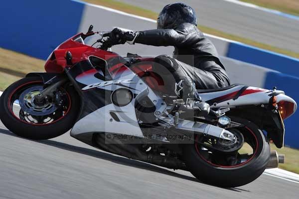 Motorcycle action photographs;donington;donington park leicestershire;donington photographs;event digital images;eventdigitalimages;no limits trackday;peter wileman photography;trackday;trackday digital images;trackday photos