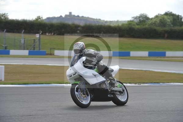 Motorcycle action photographs;donington;donington park leicestershire;donington photographs;event digital images;eventdigitalimages;no limits trackday;peter wileman photography;trackday;trackday digital images;trackday photos