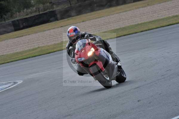 Motorcycle action photographs;donington;donington park leicestershire;donington photographs;event digital images;eventdigitalimages;no limits trackday;peter wileman photography;trackday;trackday digital images;trackday photos