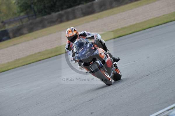 Motorcycle action photographs;donington;donington park leicestershire;donington photographs;event digital images;eventdigitalimages;no limits trackday;peter wileman photography;trackday;trackday digital images;trackday photos