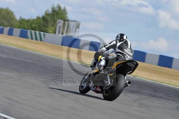 Motorcycle action photographs;donington;donington park leicestershire;donington photographs;event digital images;eventdigitalimages;no limits trackday;peter wileman photography;trackday;trackday digital images;trackday photos