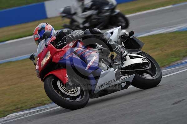 Motorcycle action photographs;donington;donington park leicestershire;donington photographs;event digital images;eventdigitalimages;no limits trackday;peter wileman photography;trackday;trackday digital images;trackday photos