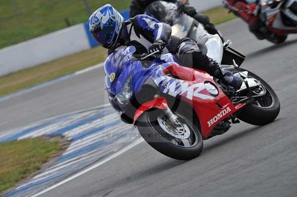 Motorcycle action photographs;donington;donington park leicestershire;donington photographs;event digital images;eventdigitalimages;no limits trackday;peter wileman photography;trackday;trackday digital images;trackday photos