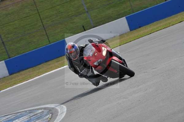 Motorcycle action photographs;donington;donington park leicestershire;donington photographs;event digital images;eventdigitalimages;no limits trackday;peter wileman photography;trackday;trackday digital images;trackday photos