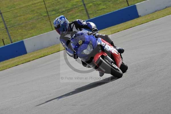 Motorcycle action photographs;donington;donington park leicestershire;donington photographs;event digital images;eventdigitalimages;no limits trackday;peter wileman photography;trackday;trackday digital images;trackday photos