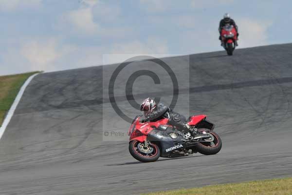 Motorcycle action photographs;donington;donington park leicestershire;donington photographs;event digital images;eventdigitalimages;no limits trackday;peter wileman photography;trackday;trackday digital images;trackday photos
