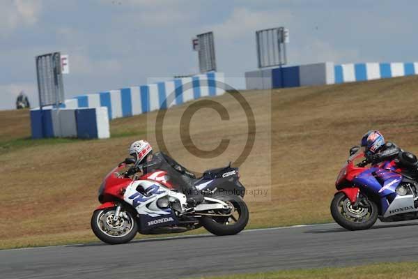 Motorcycle action photographs;donington;donington park leicestershire;donington photographs;event digital images;eventdigitalimages;no limits trackday;peter wileman photography;trackday;trackday digital images;trackday photos