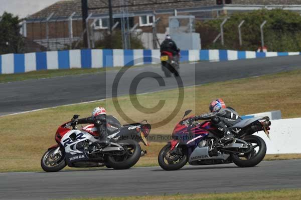 Motorcycle action photographs;donington;donington park leicestershire;donington photographs;event digital images;eventdigitalimages;no limits trackday;peter wileman photography;trackday;trackday digital images;trackday photos