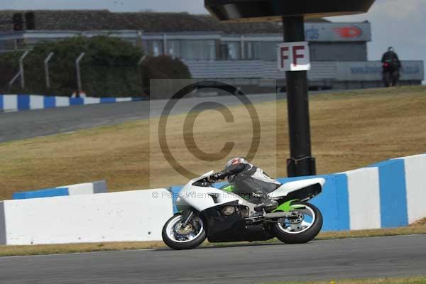 Motorcycle action photographs;donington;donington park leicestershire;donington photographs;event digital images;eventdigitalimages;no limits trackday;peter wileman photography;trackday;trackday digital images;trackday photos