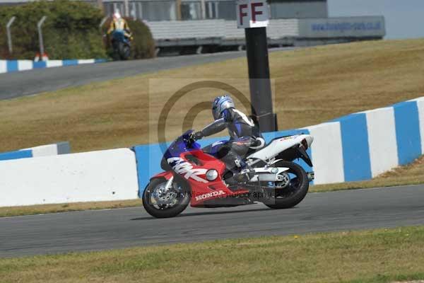 Motorcycle action photographs;donington;donington park leicestershire;donington photographs;event digital images;eventdigitalimages;no limits trackday;peter wileman photography;trackday;trackday digital images;trackday photos