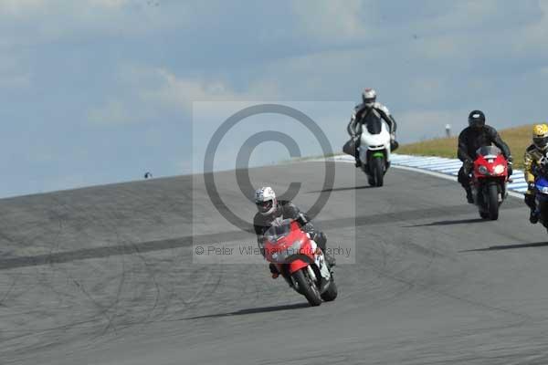 Motorcycle action photographs;donington;donington park leicestershire;donington photographs;event digital images;eventdigitalimages;no limits trackday;peter wileman photography;trackday;trackday digital images;trackday photos