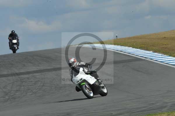 Motorcycle action photographs;donington;donington park leicestershire;donington photographs;event digital images;eventdigitalimages;no limits trackday;peter wileman photography;trackday;trackday digital images;trackday photos