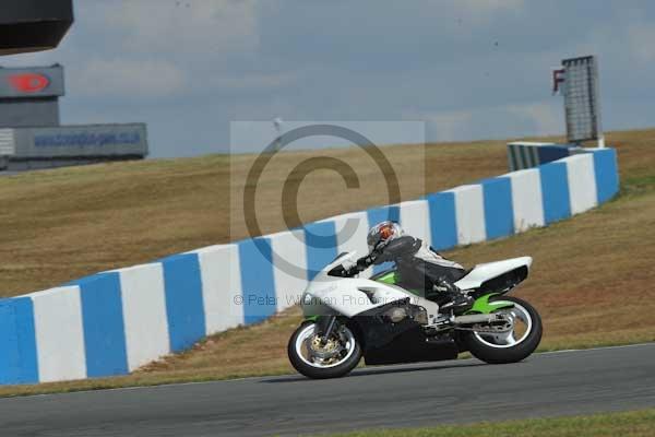 Motorcycle action photographs;donington;donington park leicestershire;donington photographs;event digital images;eventdigitalimages;no limits trackday;peter wileman photography;trackday;trackday digital images;trackday photos