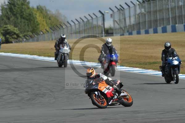 Motorcycle action photographs;donington;donington park leicestershire;donington photographs;event digital images;eventdigitalimages;no limits trackday;peter wileman photography;trackday;trackday digital images;trackday photos