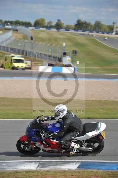 Motorcycle action photographs;donington;donington park leicestershire;donington photographs;event digital images;eventdigitalimages;no limits trackday;peter wileman photography;trackday;trackday digital images;trackday photos