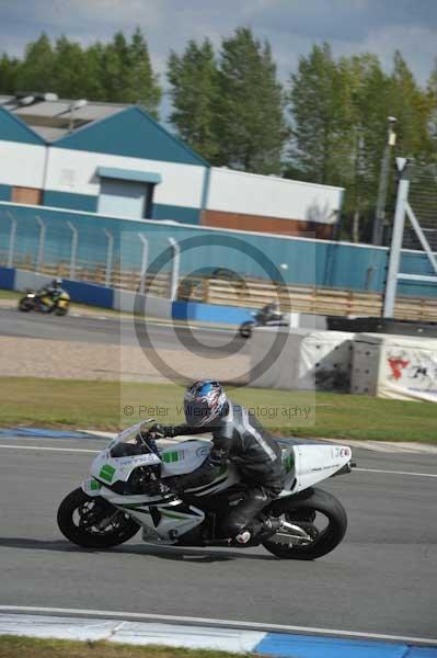 Motorcycle action photographs;donington;donington park leicestershire;donington photographs;event digital images;eventdigitalimages;no limits trackday;peter wileman photography;trackday;trackday digital images;trackday photos