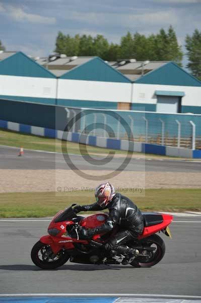 Motorcycle action photographs;donington;donington park leicestershire;donington photographs;event digital images;eventdigitalimages;no limits trackday;peter wileman photography;trackday;trackday digital images;trackday photos