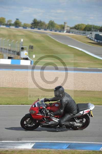 Motorcycle action photographs;donington;donington park leicestershire;donington photographs;event digital images;eventdigitalimages;no limits trackday;peter wileman photography;trackday;trackday digital images;trackday photos