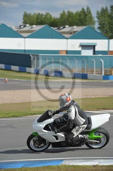 Motorcycle action photographs;donington;donington park leicestershire;donington photographs;event digital images;eventdigitalimages;no limits trackday;peter wileman photography;trackday;trackday digital images;trackday photos