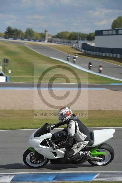 Motorcycle action photographs;donington;donington park leicestershire;donington photographs;event digital images;eventdigitalimages;no limits trackday;peter wileman photography;trackday;trackday digital images;trackday photos