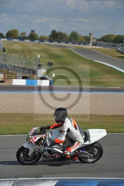 Motorcycle action photographs;donington;donington park leicestershire;donington photographs;event digital images;eventdigitalimages;no limits trackday;peter wileman photography;trackday;trackday digital images;trackday photos