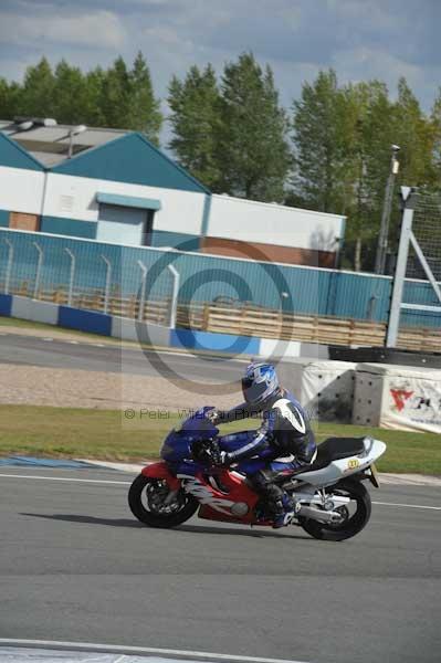 Motorcycle action photographs;donington;donington park leicestershire;donington photographs;event digital images;eventdigitalimages;no limits trackday;peter wileman photography;trackday;trackday digital images;trackday photos