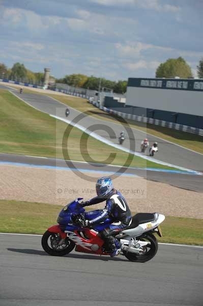 Motorcycle action photographs;donington;donington park leicestershire;donington photographs;event digital images;eventdigitalimages;no limits trackday;peter wileman photography;trackday;trackday digital images;trackday photos