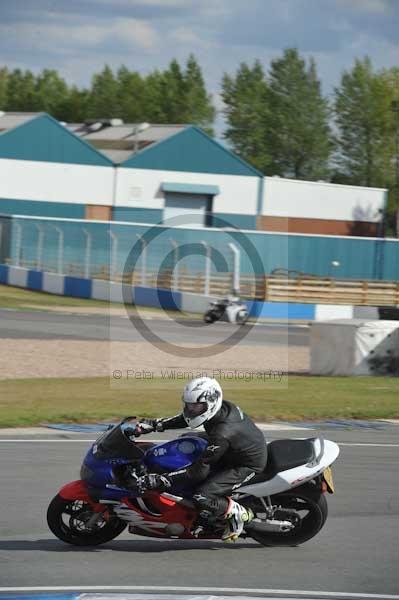 Motorcycle action photographs;donington;donington park leicestershire;donington photographs;event digital images;eventdigitalimages;no limits trackday;peter wileman photography;trackday;trackday digital images;trackday photos