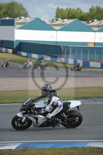 Motorcycle action photographs;donington;donington park leicestershire;donington photographs;event digital images;eventdigitalimages;no limits trackday;peter wileman photography;trackday;trackday digital images;trackday photos