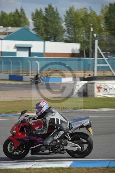 Motorcycle action photographs;donington;donington park leicestershire;donington photographs;event digital images;eventdigitalimages;no limits trackday;peter wileman photography;trackday;trackday digital images;trackday photos