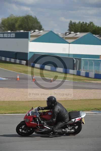 Motorcycle action photographs;donington;donington park leicestershire;donington photographs;event digital images;eventdigitalimages;no limits trackday;peter wileman photography;trackday;trackday digital images;trackday photos