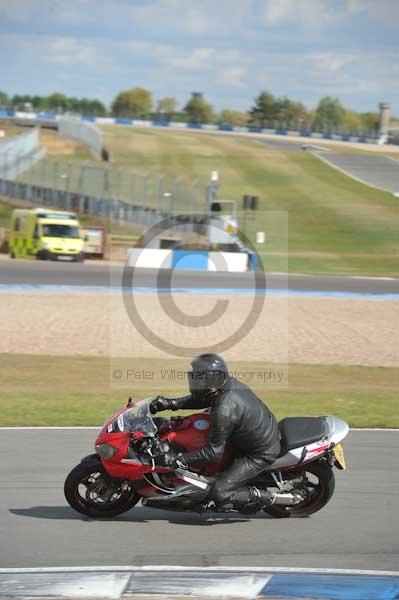 Motorcycle action photographs;donington;donington park leicestershire;donington photographs;event digital images;eventdigitalimages;no limits trackday;peter wileman photography;trackday;trackday digital images;trackday photos