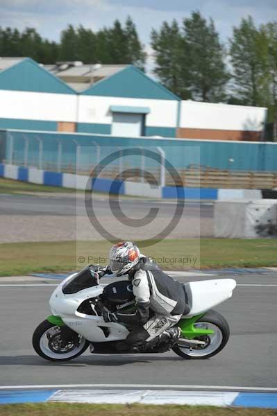 Motorcycle action photographs;donington;donington park leicestershire;donington photographs;event digital images;eventdigitalimages;no limits trackday;peter wileman photography;trackday;trackday digital images;trackday photos