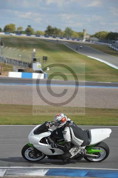 Motorcycle action photographs;donington;donington park leicestershire;donington photographs;event digital images;eventdigitalimages;no limits trackday;peter wileman photography;trackday;trackday digital images;trackday photos
