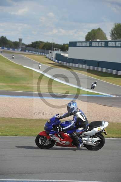 Motorcycle action photographs;donington;donington park leicestershire;donington photographs;event digital images;eventdigitalimages;no limits trackday;peter wileman photography;trackday;trackday digital images;trackday photos