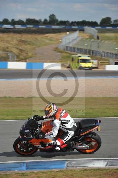 Motorcycle action photographs;donington;donington park leicestershire;donington photographs;event digital images;eventdigitalimages;no limits trackday;peter wileman photography;trackday;trackday digital images;trackday photos