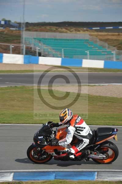 Motorcycle action photographs;donington;donington park leicestershire;donington photographs;event digital images;eventdigitalimages;no limits trackday;peter wileman photography;trackday;trackday digital images;trackday photos