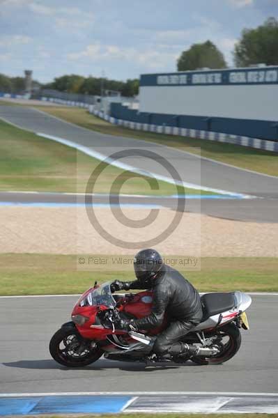 Motorcycle action photographs;donington;donington park leicestershire;donington photographs;event digital images;eventdigitalimages;no limits trackday;peter wileman photography;trackday;trackday digital images;trackday photos